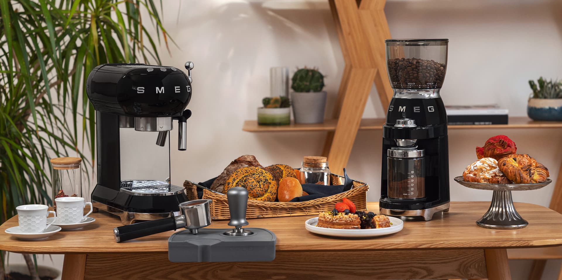 SMEG CGF11BLEU bonenmaler zwart (afbeelding 2 van 3)