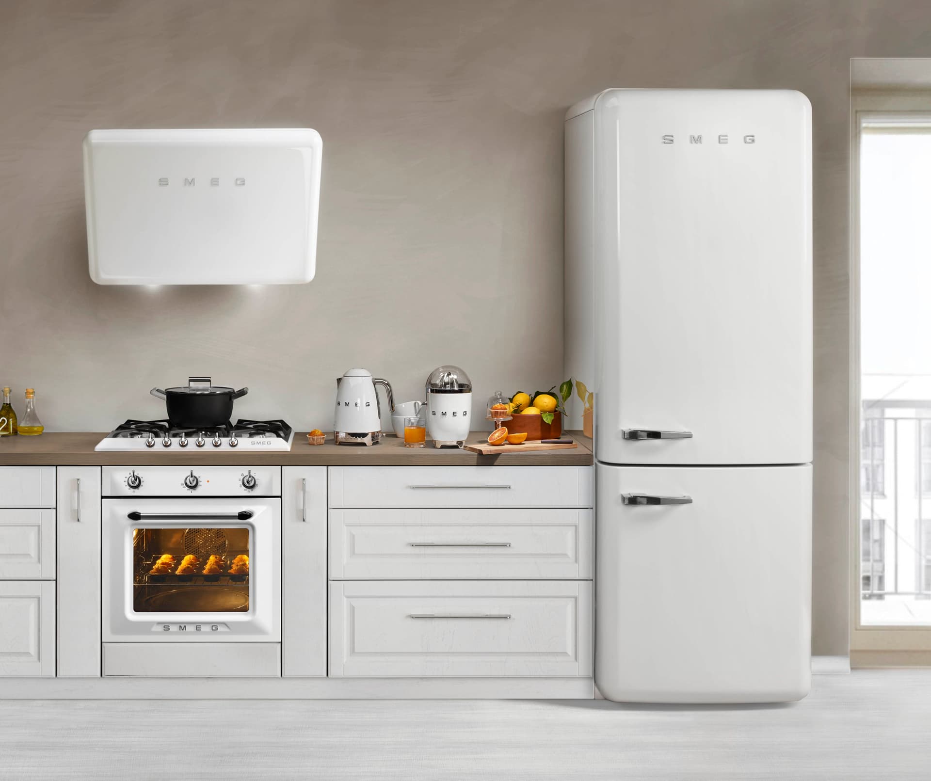 SMEG FAB38RRD6 retro koelkast, Rood (afbeelding 2 van 6)