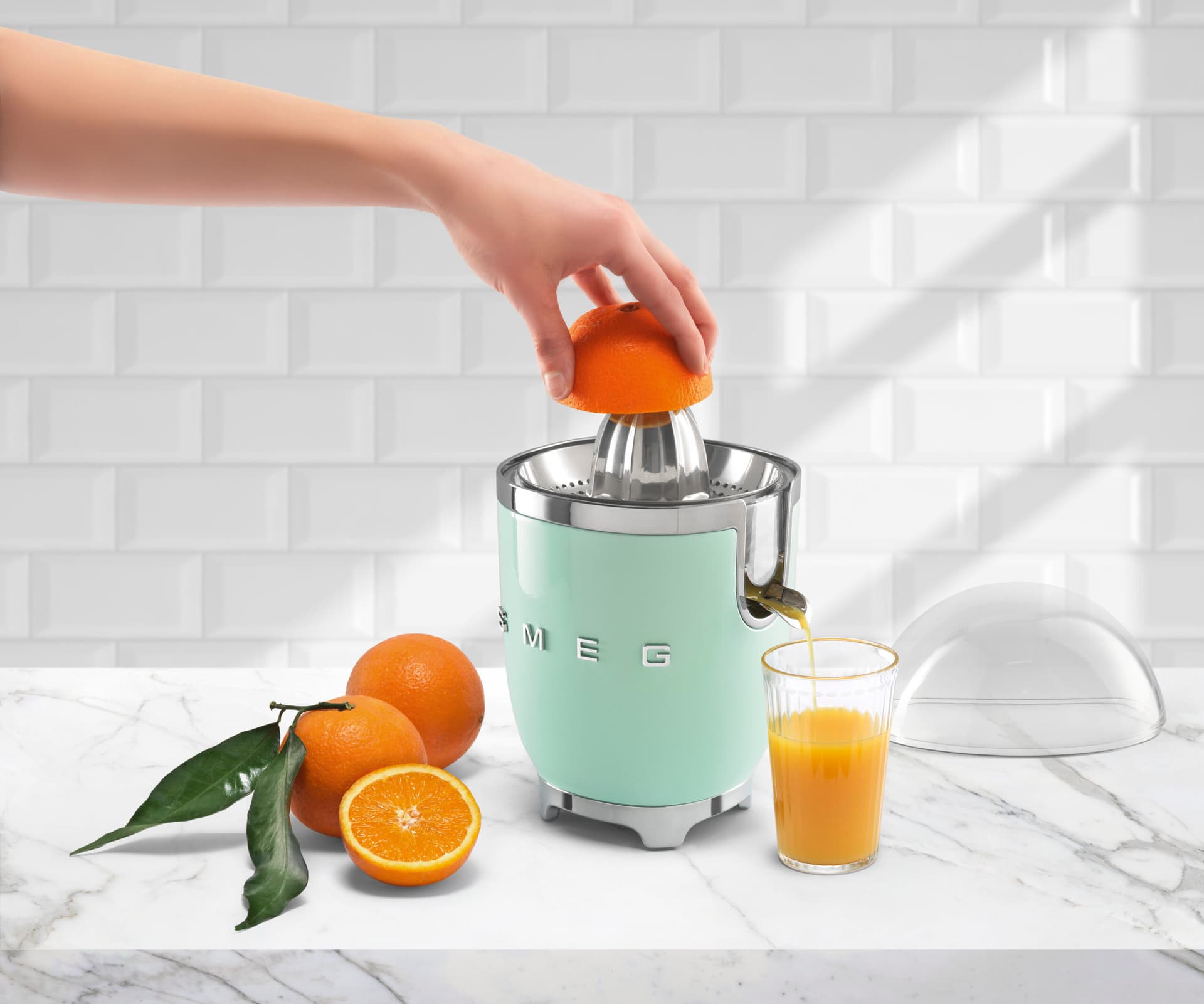 SMEG CJF11PGEU citruspers pastelgroen (afbeelding 2 van 2)