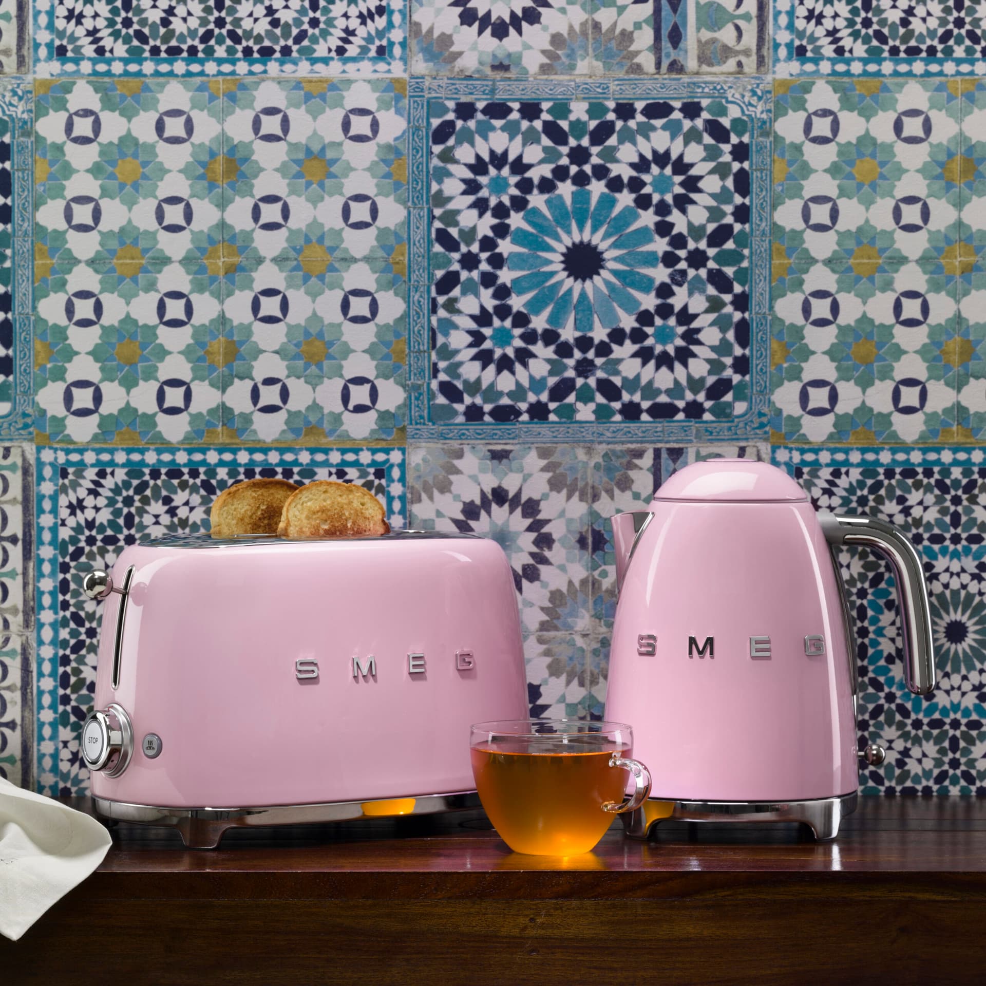 SMEG TSF03PKEU broodrooster roze (afbeelding 2 van 2)