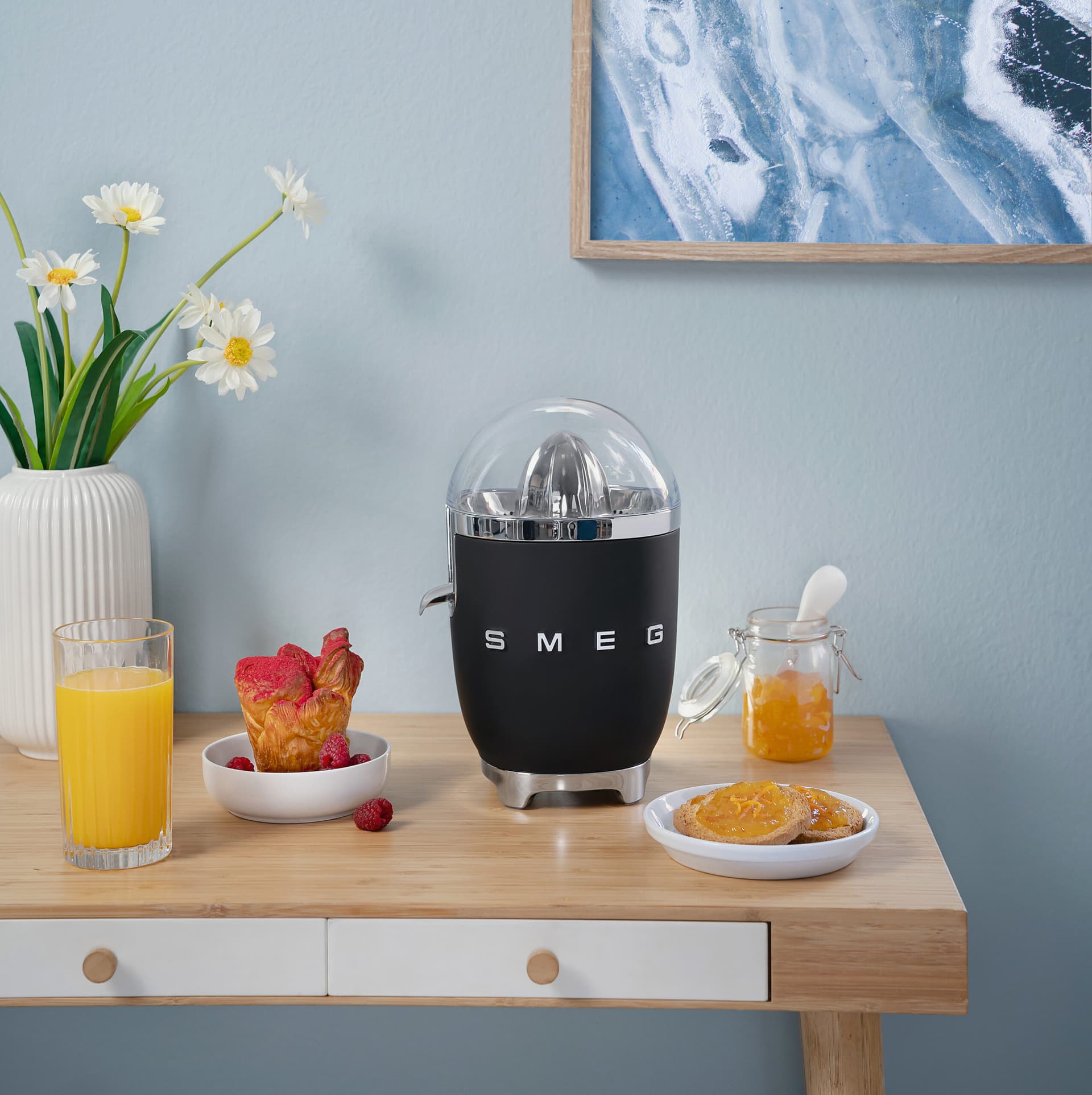 SMEG CJF11BLEU citruspers zwart (afbeelding 2 van 2)
