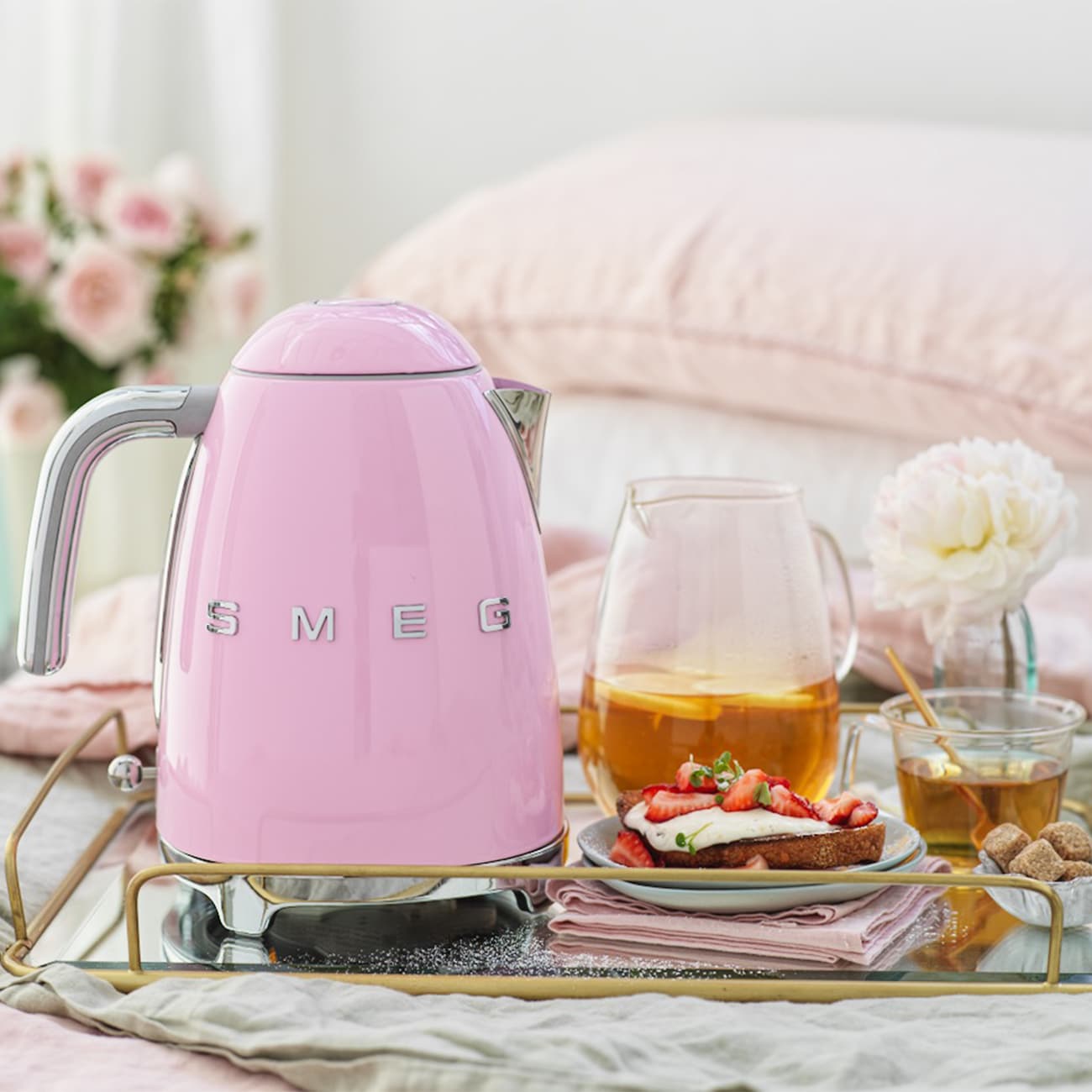 SMEG KLF03PKEU waterkoker roze (afbeelding 3 van 3)