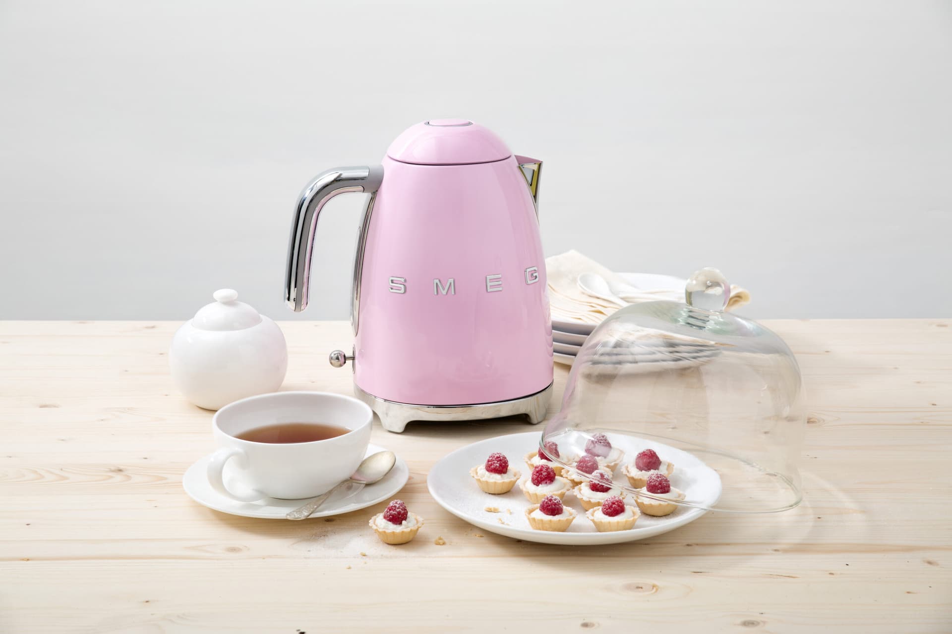 SMEG KLF03PKEU waterkoker roze (afbeelding 2 van 3)