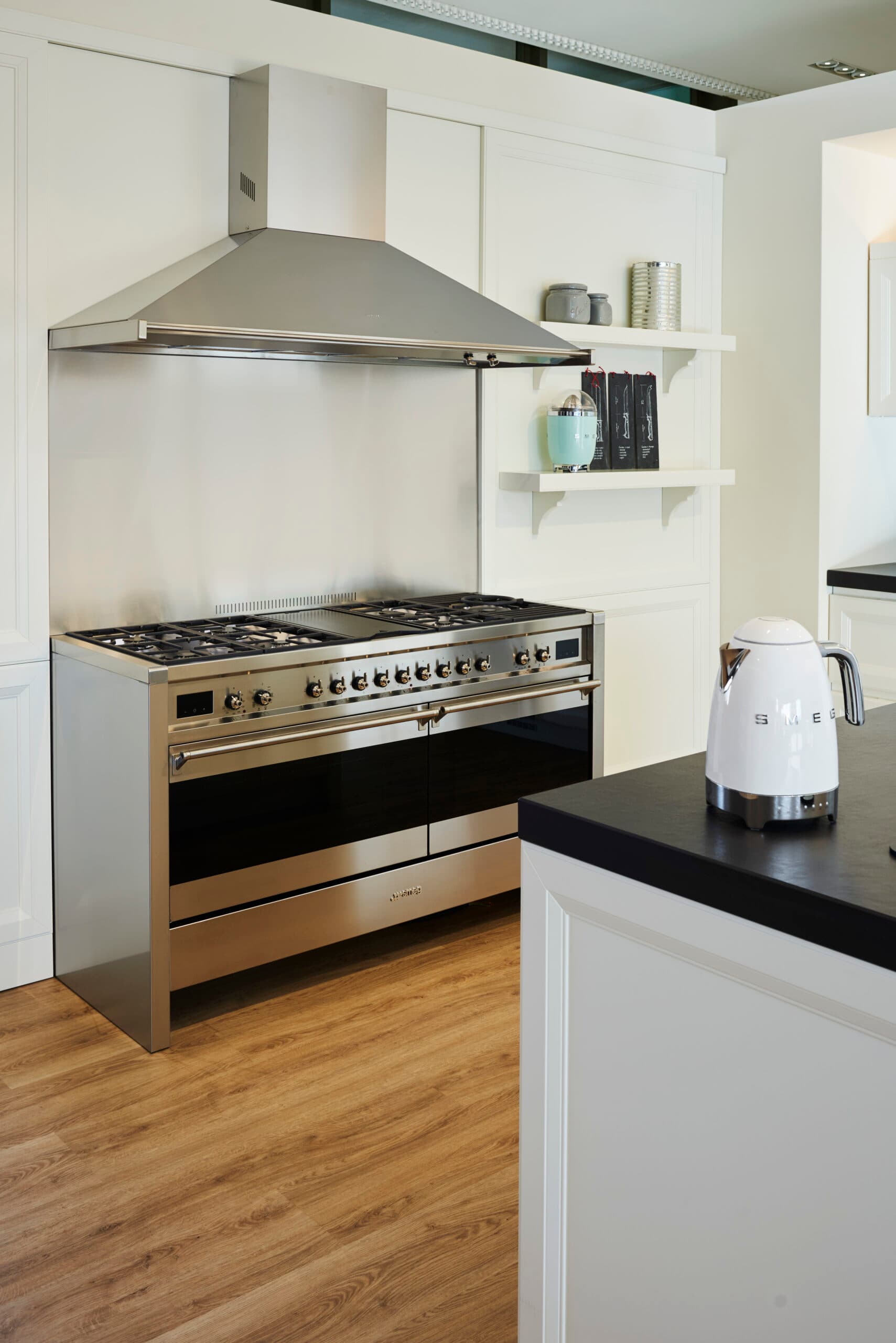 SMEG KLF04WHEU waterkoker wit (afbeelding 2 van 2)