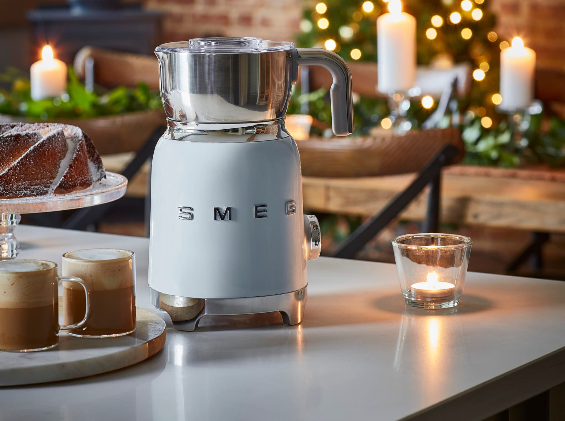 SMEG MFF11PBEU melkopschuimer pastelblauw (afbeelding 2 van 2)