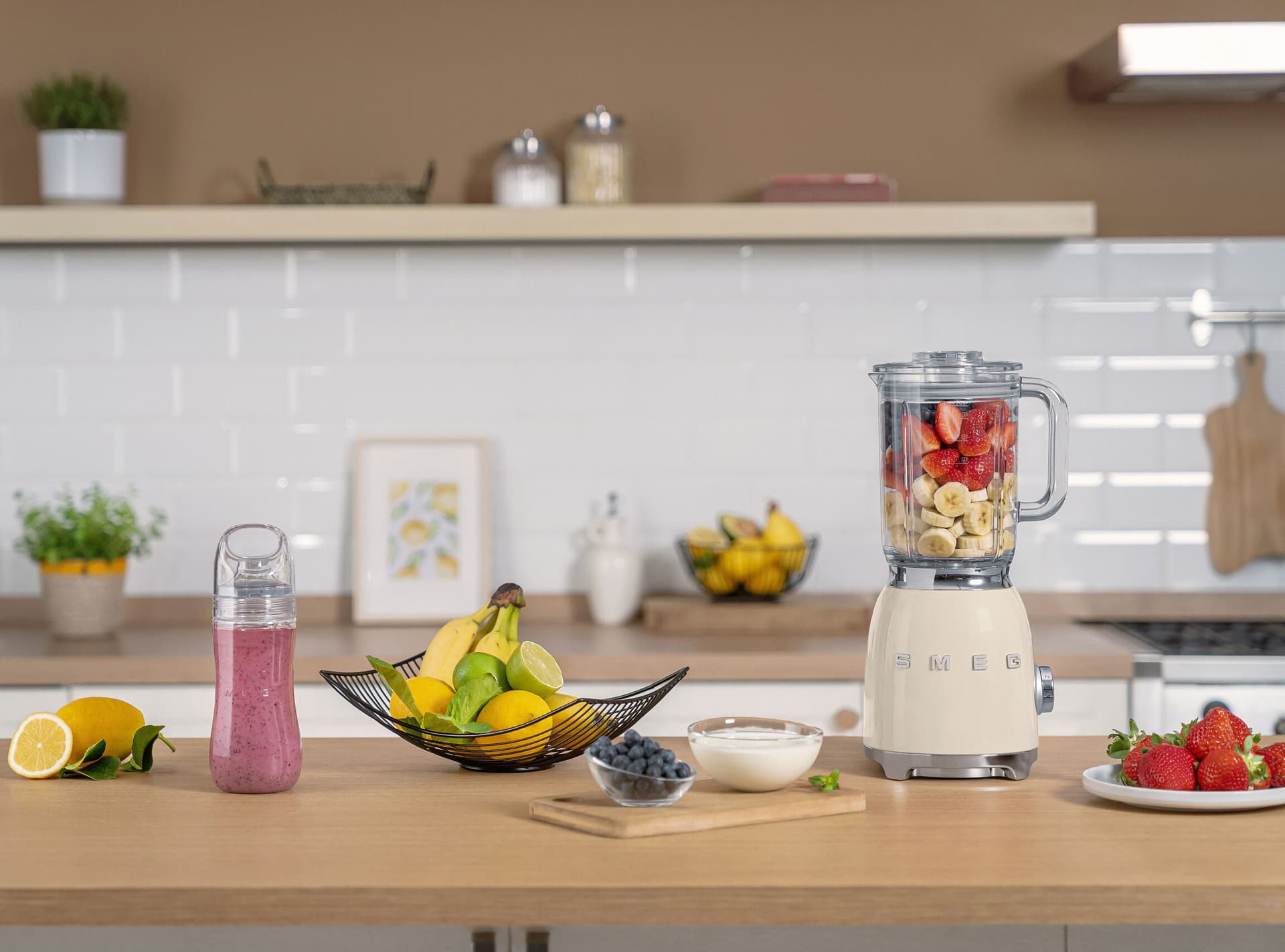 SMEG BLF03CREU blender crème (afbeelding 2 van 3)