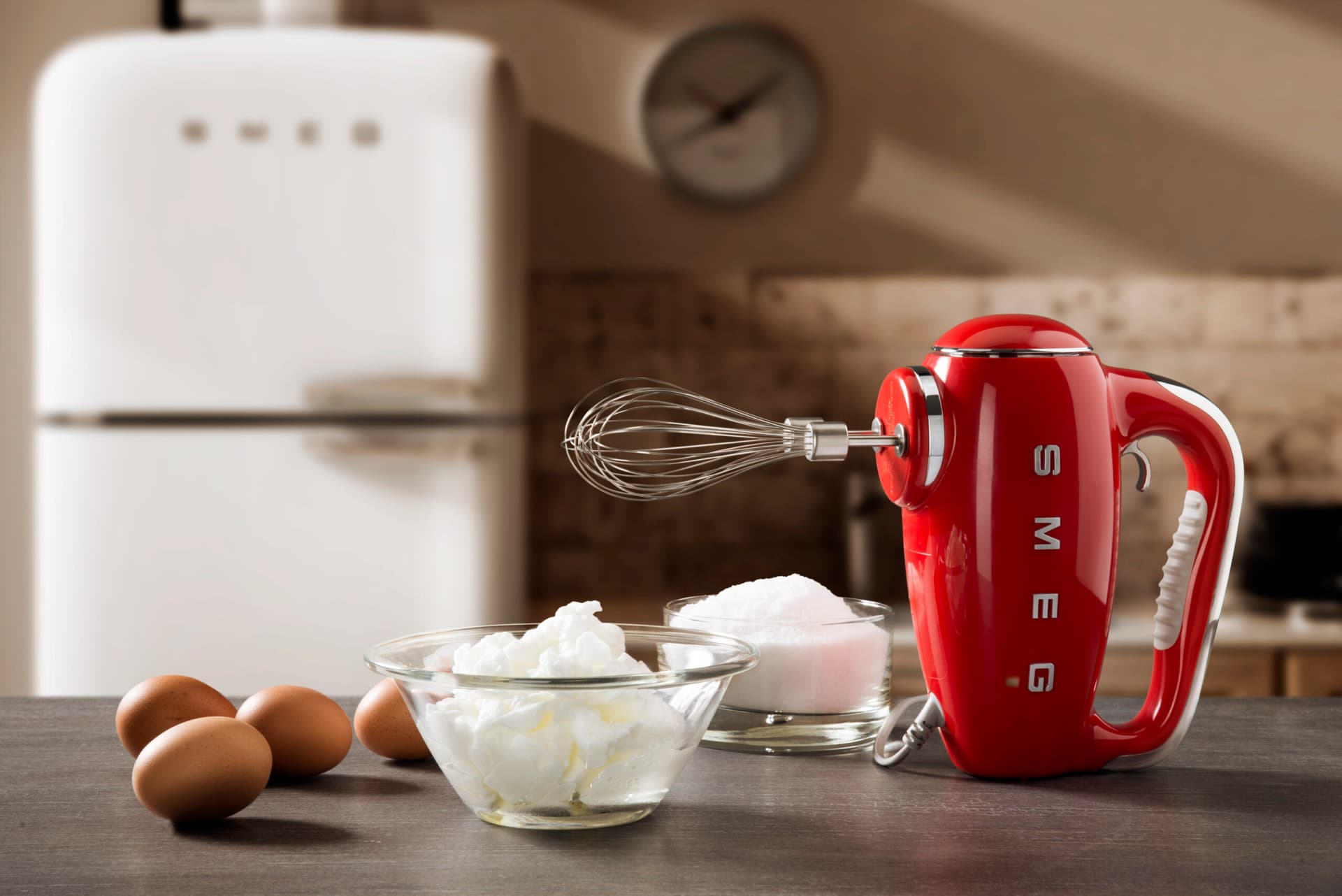 SMEG HMF01WHEU handmixer wit (afbeelding 2 van 2)