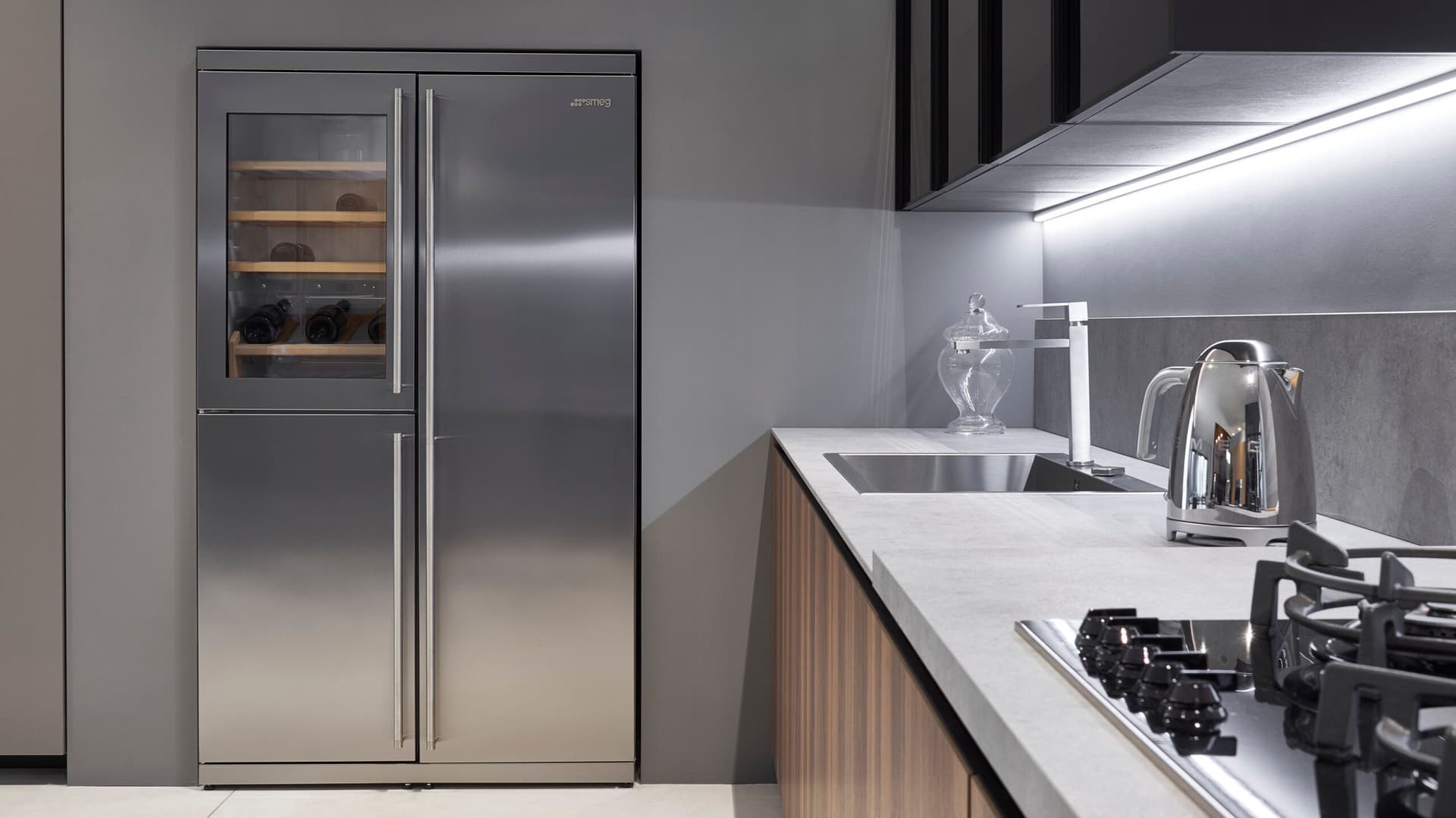 SMEG KLF04SSEU waterkoker zilver (afbeelding 2 van 2)