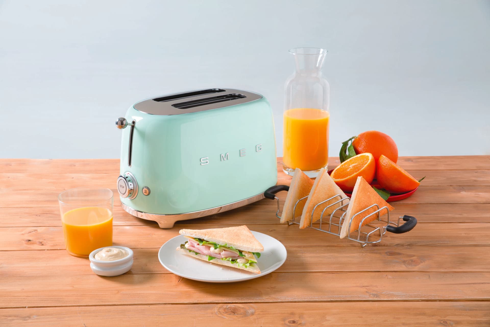 SMEG TSF01PGEU broodrooster pastelgroen (afbeelding 2 van 2)