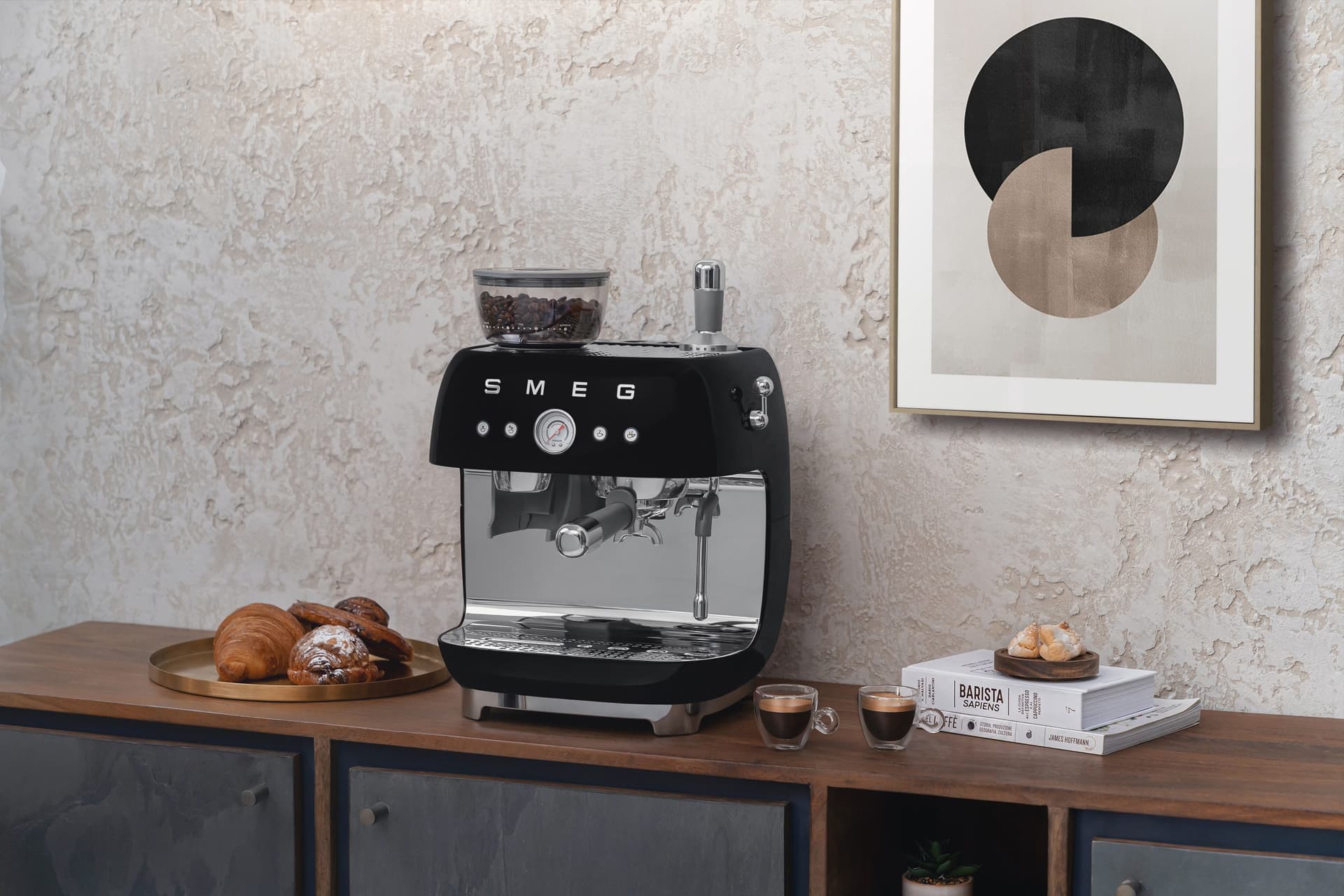 SMEG EGF03BLEU espressomachine zwart (afbeelding 2 van 2)