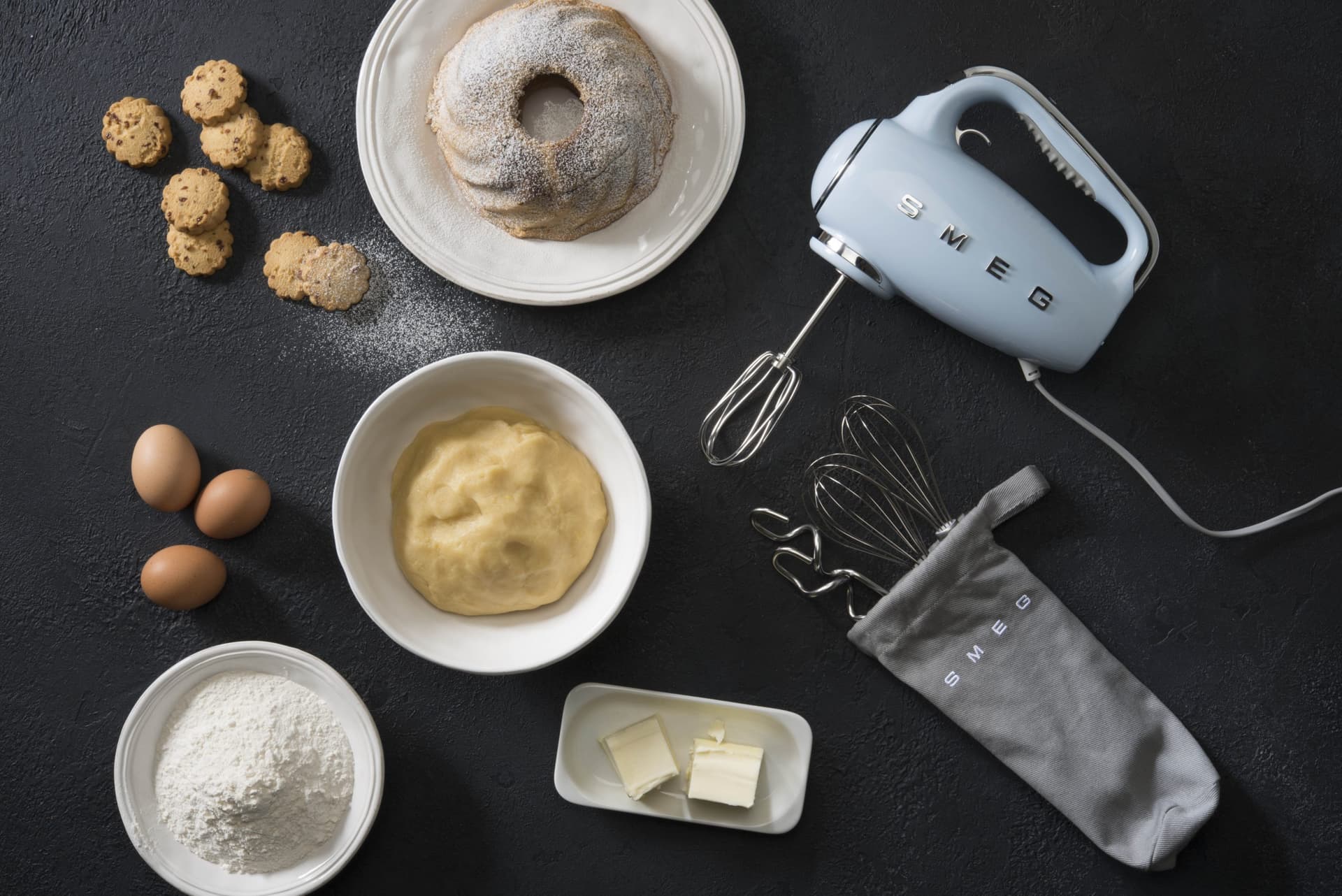 SMEG HMF01PBEU handmixer pastelblauw (afbeelding 2 van 2)