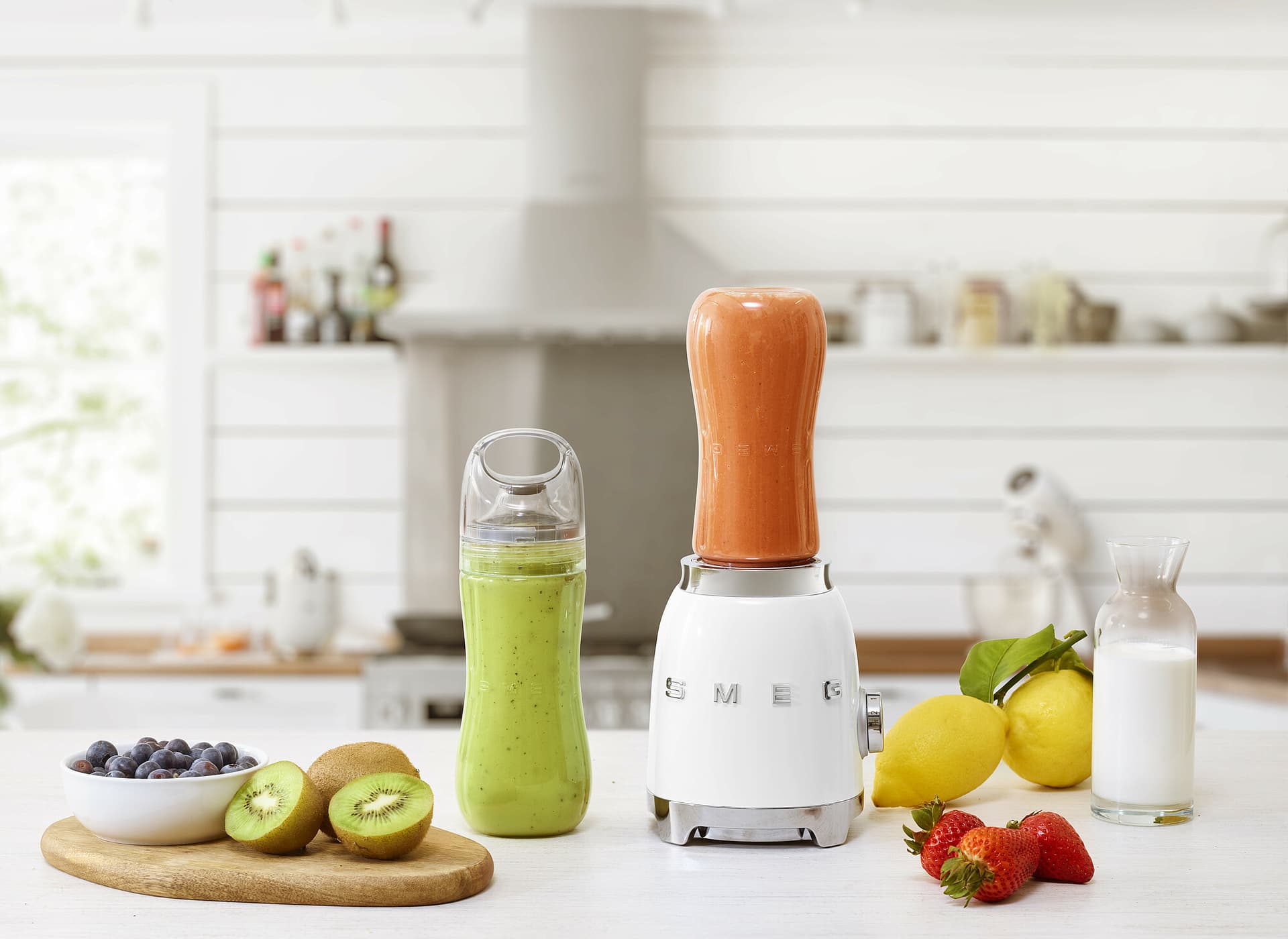SMEG PBF01WHEU blender wit (afbeelding 2 van 2)