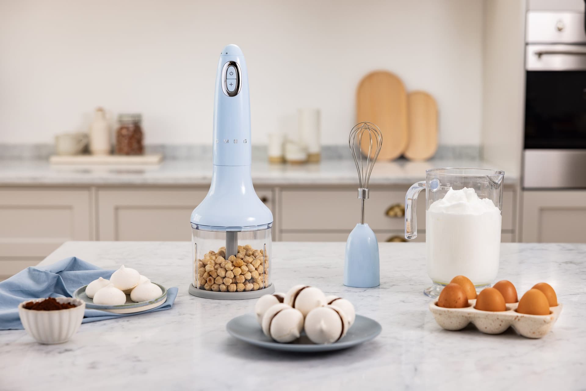 SMEG HBF03PBEU Staafmixer met accessoires, Pastelblauw (afbeelding 2 van 2)