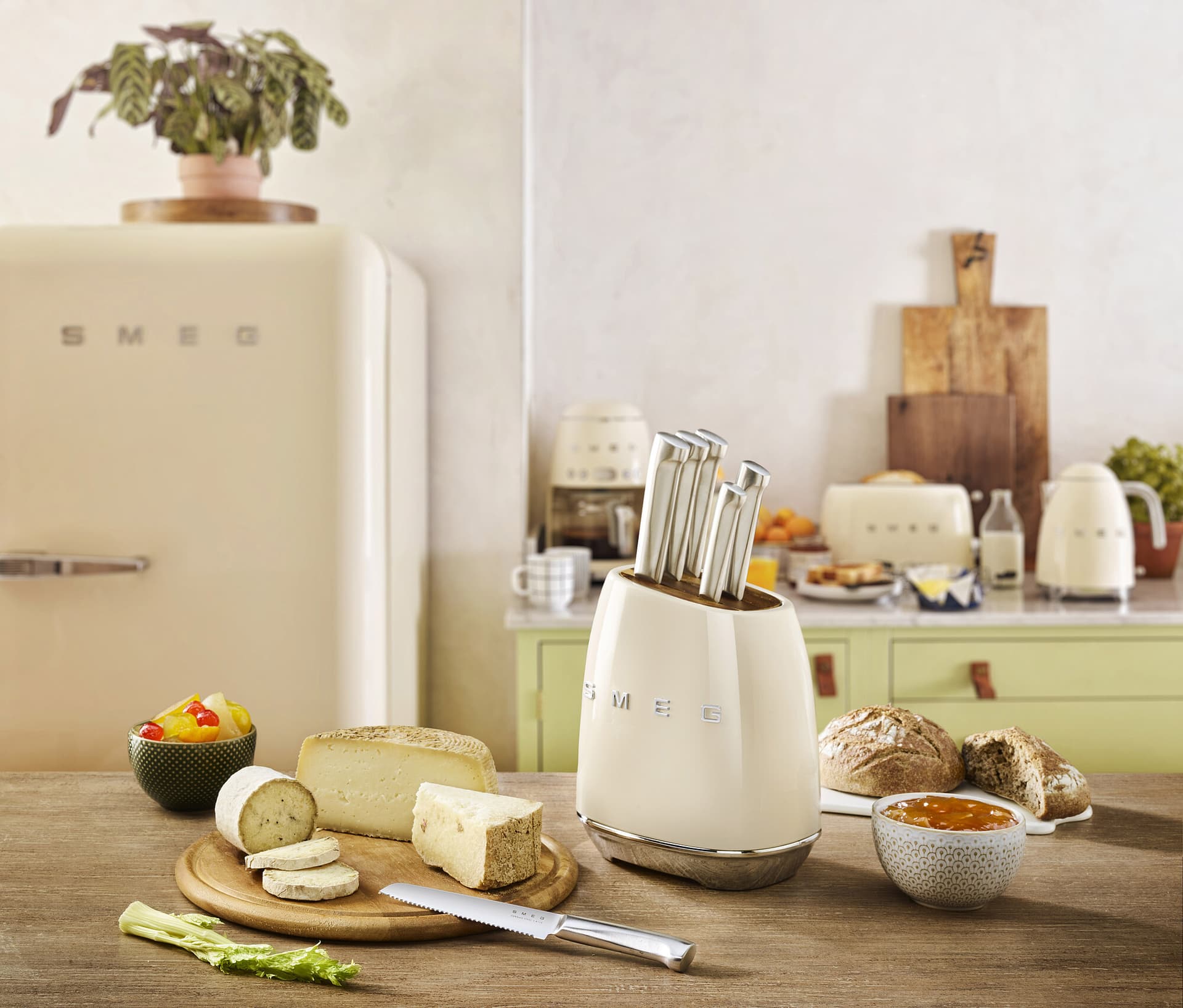 SMEG KBSF02CR 6-delig messenblok crème (afbeelding 2 van 3)