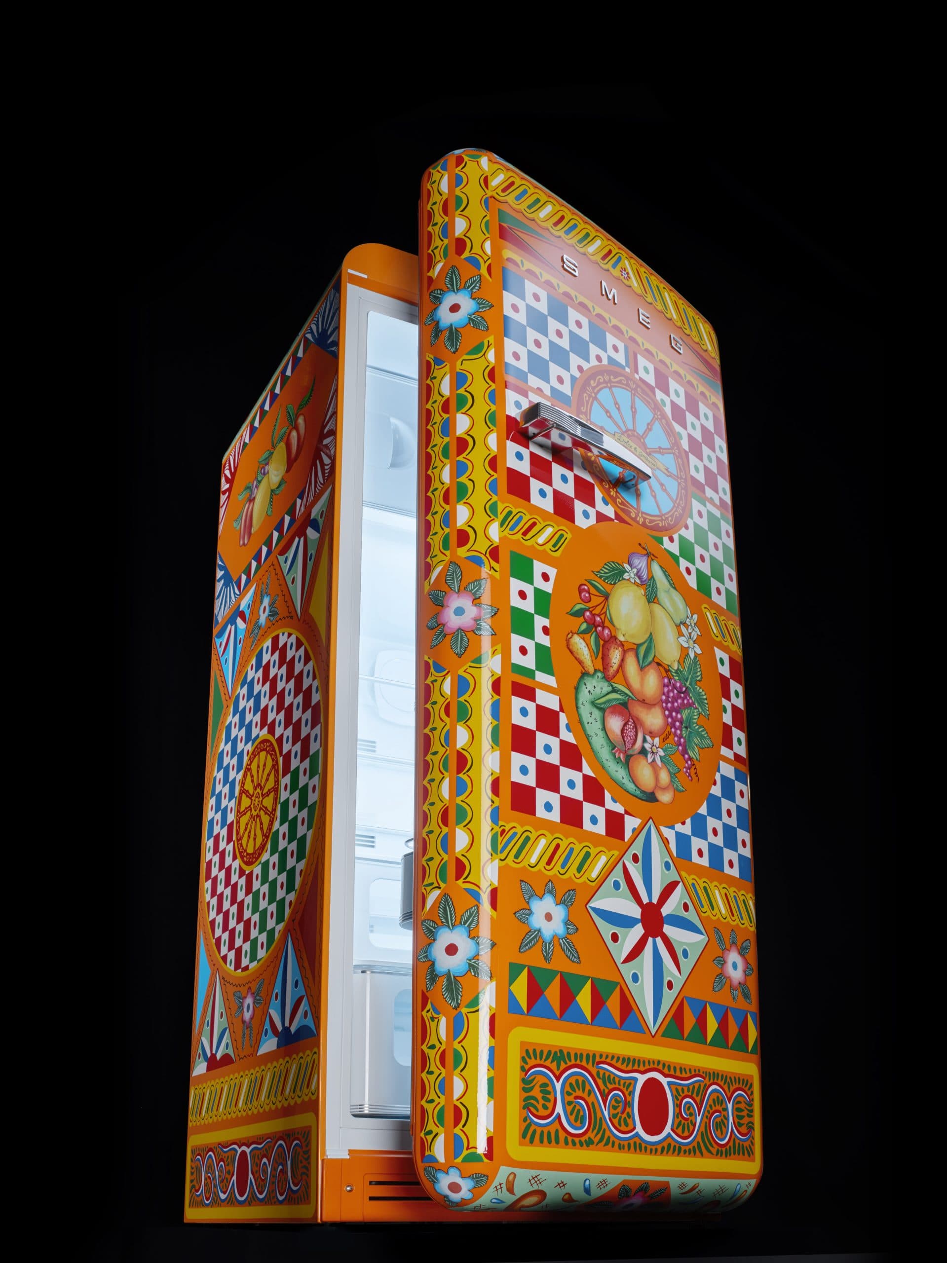 SMEG FAB28RDGC6 retro koelkast, Dolce & Gabbana (afbeelding 2 van 5)