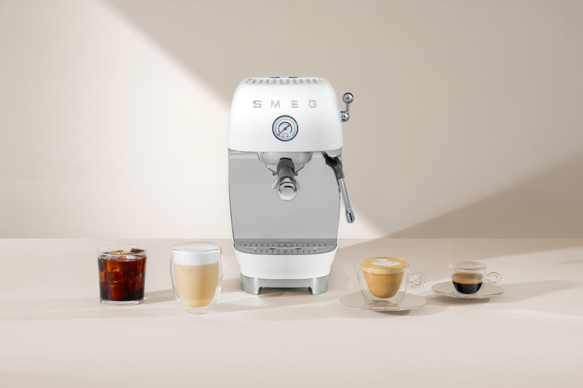 SMEG ECF03WHEU espressomachine wit (afbeelding 2 van 2)