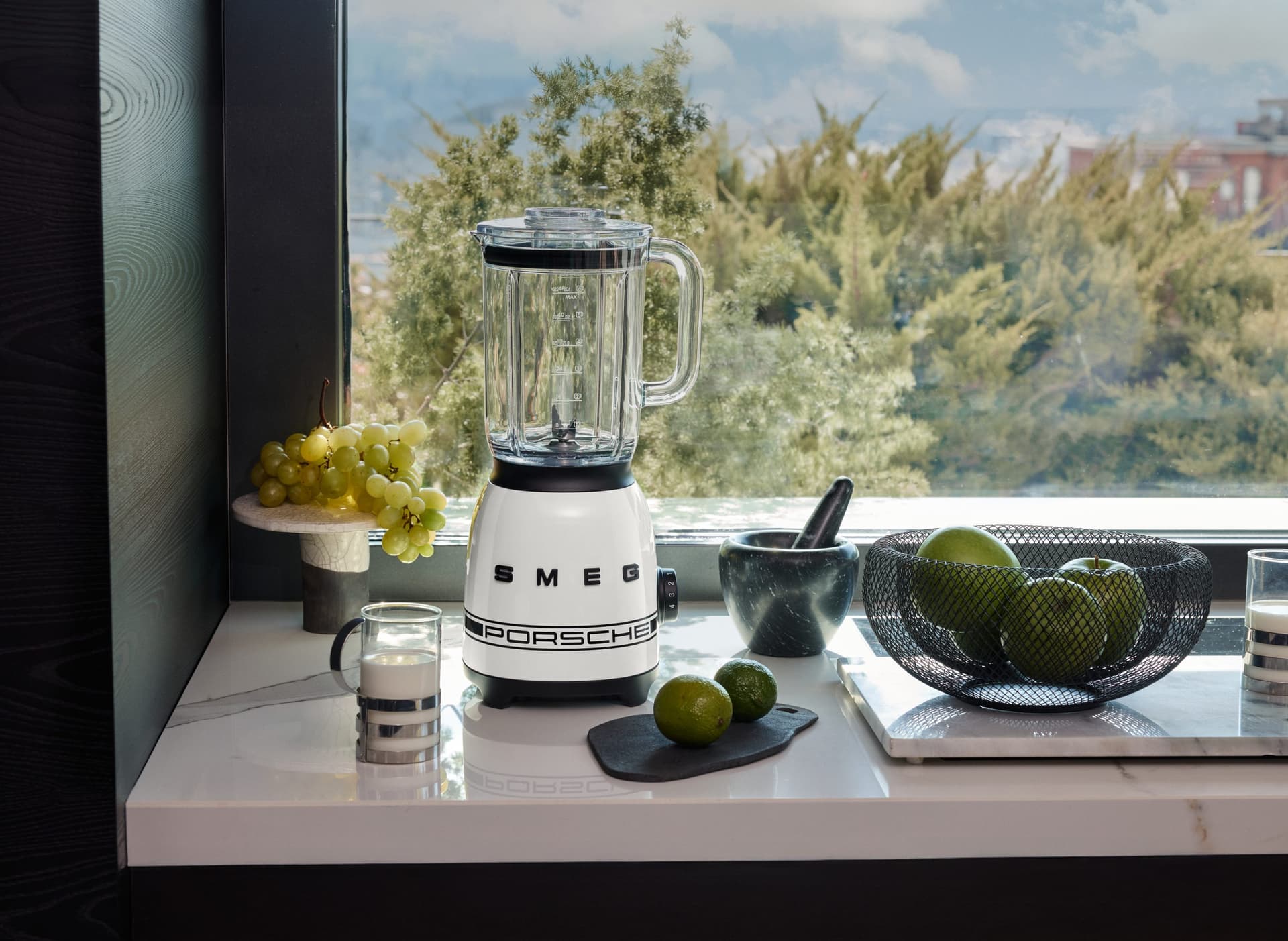 SMEG BLF03PCWEU blender Porsche Carrara White, Porsche x SMEG (afbeelding 2 van 3)