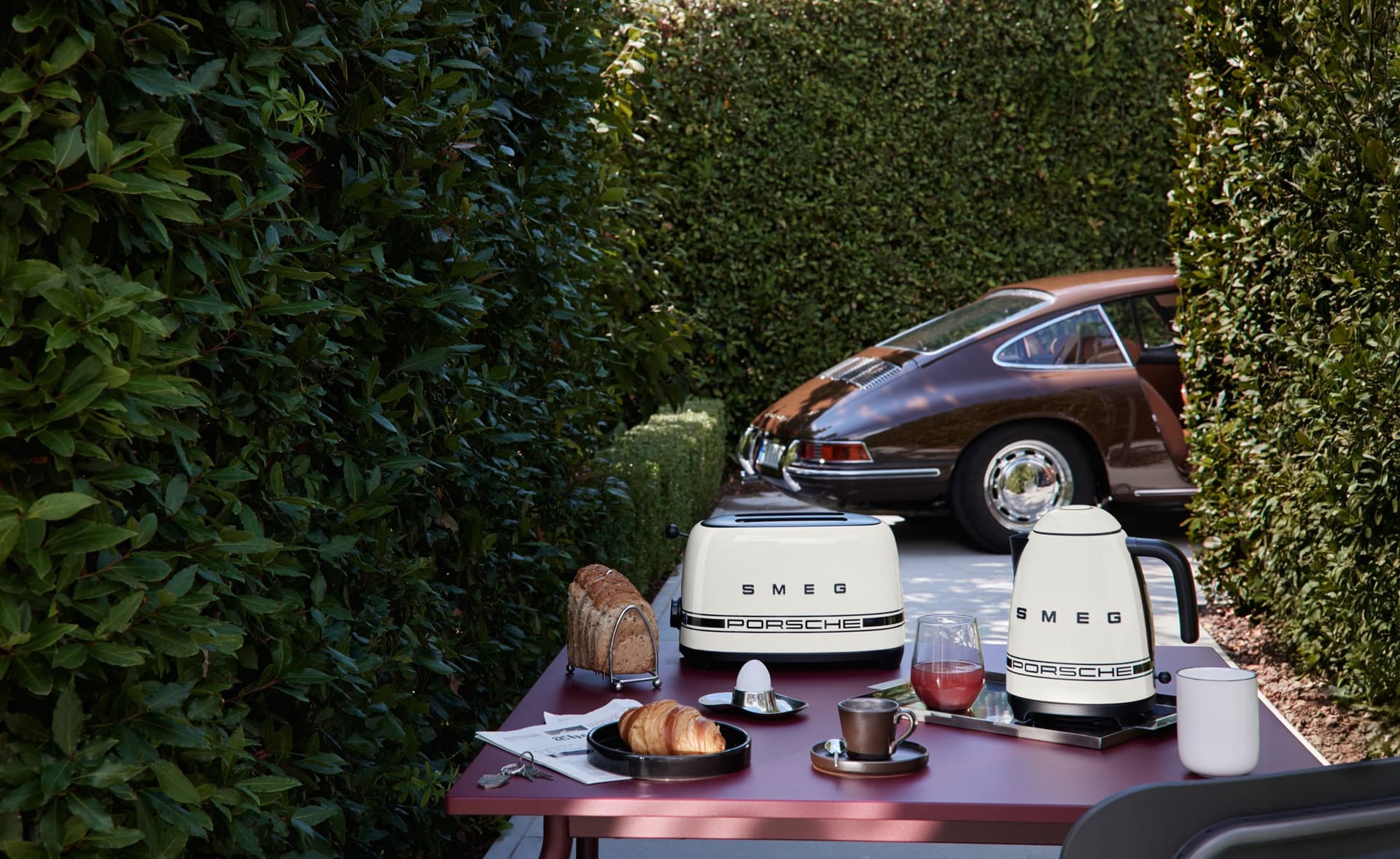 SMEG TSF01PCWEU broodrooster Porsche Carrara White, Porsche x SMEG (afbeelding 3 van 3)