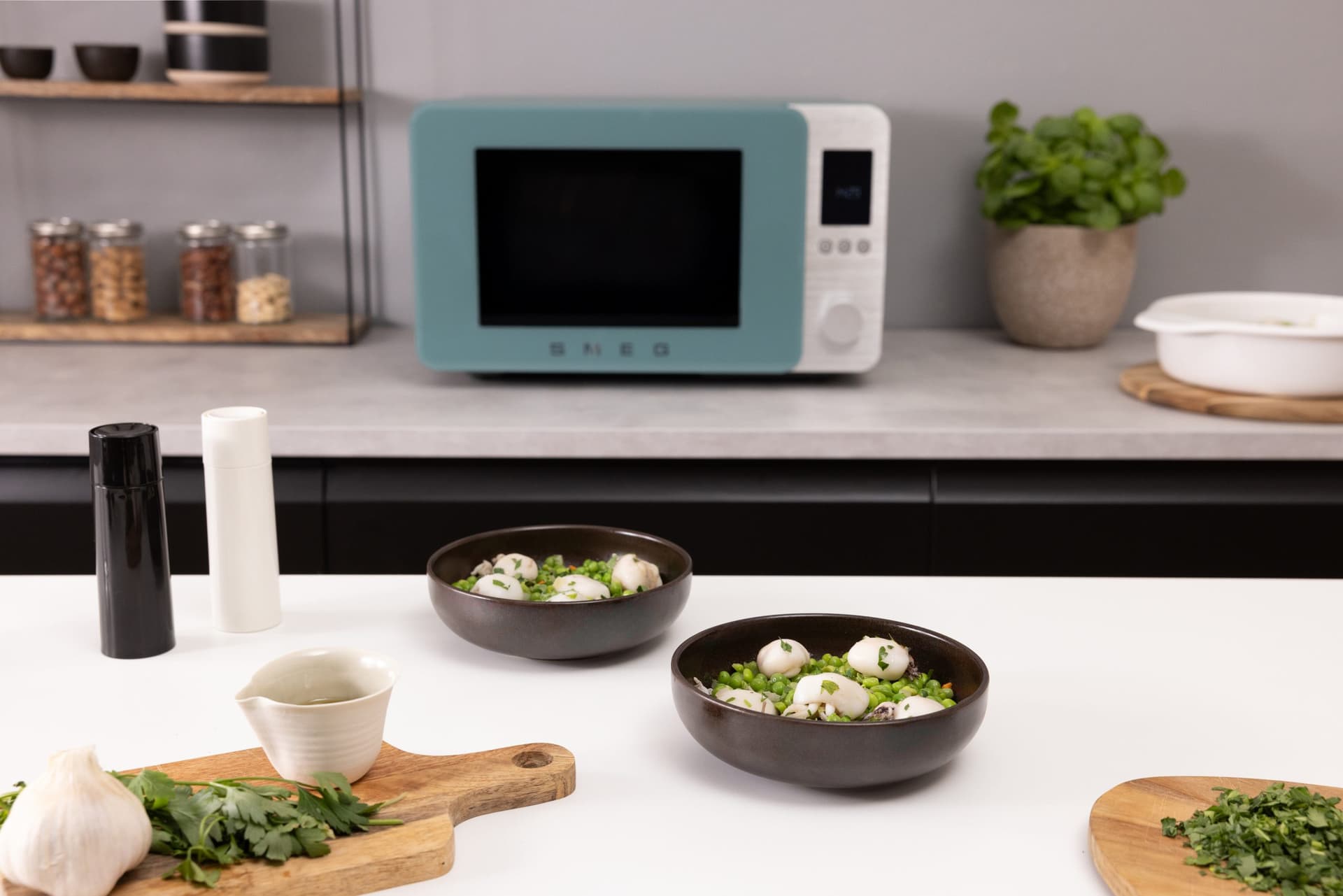 SMEG MOC02EGMEU combi-magnetron oven, Emerald green (afbeelding 2 van 2)