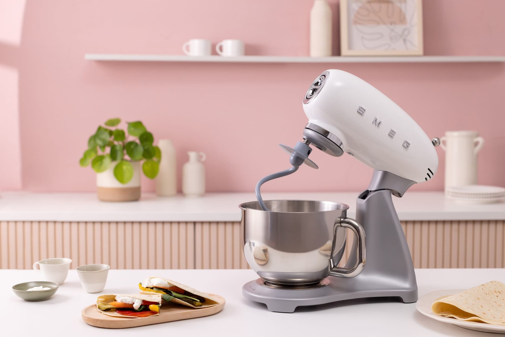 SMEG SMF04WHEU keukenmachine wit (afbeelding 2 van 3)