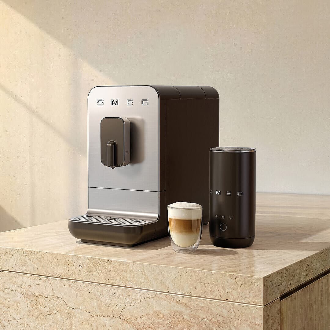 SMEG MFF02BLMEU melkopschuimer, Mat zwart (afbeelding 2 van 7)